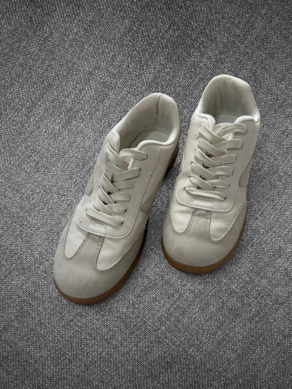 Cream Retro Gum Sole Casual Sneakers Size 10